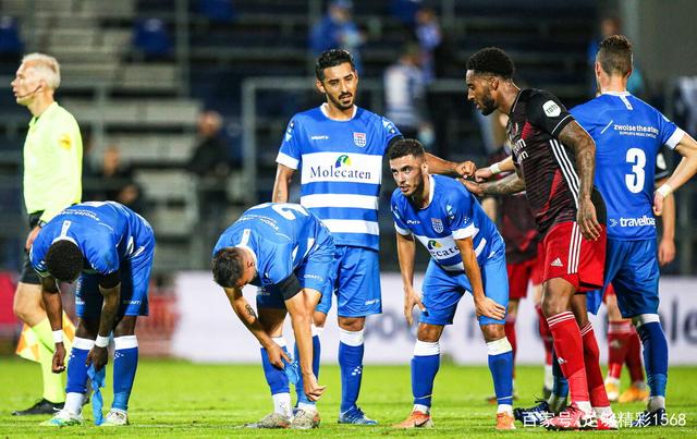 的肩膀上 的肩膀上